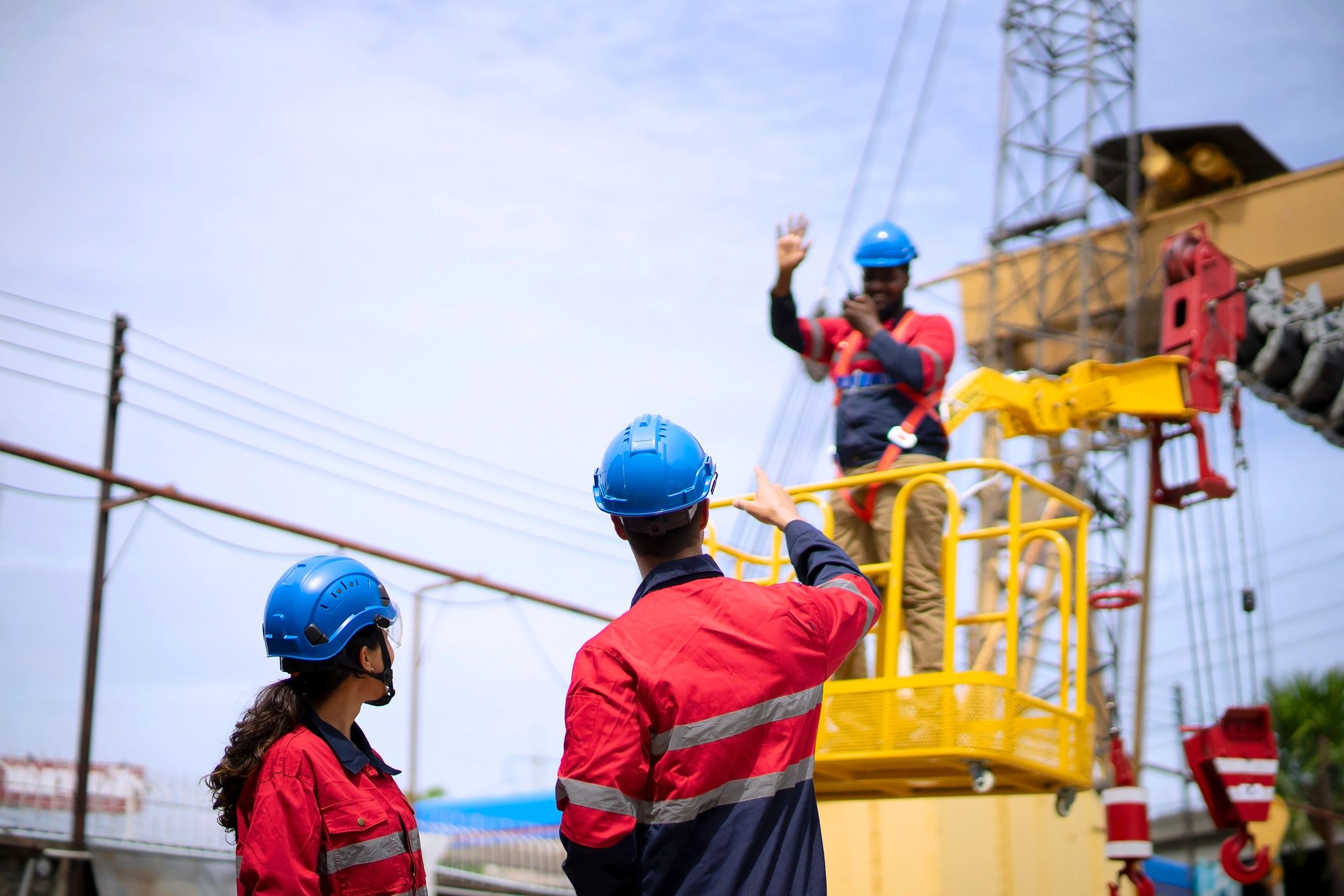 Profesionales del sector industrial en una instancia de formación y coordinación